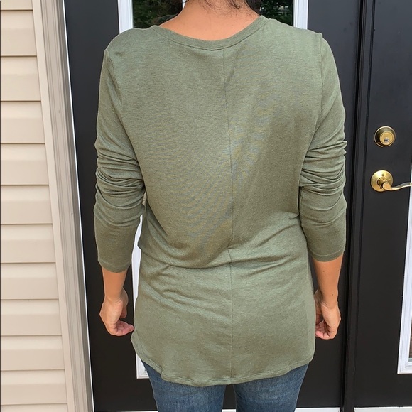 Green long sleeve top - Picture 2 of 2